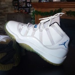 Jordan 11 blue legend